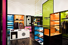 El colorido interior de la tienda.