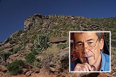 Axum y el escritor Fernando Sánchez Dragó.