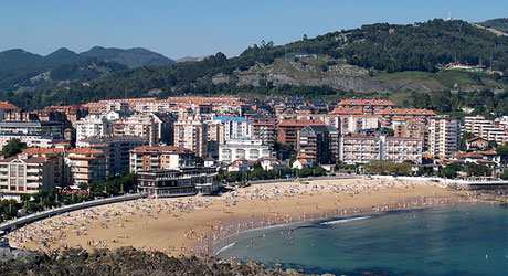 Castro Urdiales, con su casco antiguo y su puerto, invita al relax.